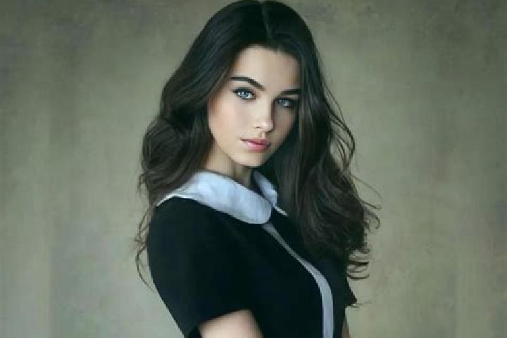 Elizabeth, 24, a red dark-eyed slavic companion based in New Beaver. Offering Duos, GFE, Dinner Date. Available for incall and outcall, day and evening dates.
