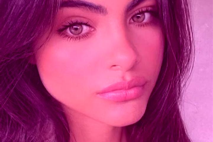Elizabeth, 24, a red green-eyed latina companion based in Colniza. Offering Prostate Massage, Deep French Kissing, Girlfriend Experience, Dinner Date, Party ...