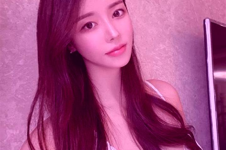 Elizabeth, 24 — Escort in Gaojiacun, China
