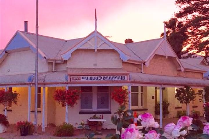 Elizabeth, 24 — Escort in Hannans, Australia