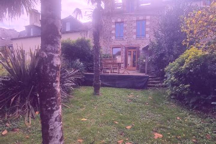 Elizabeth, 24 — Escort in La Roche-Bernard, France