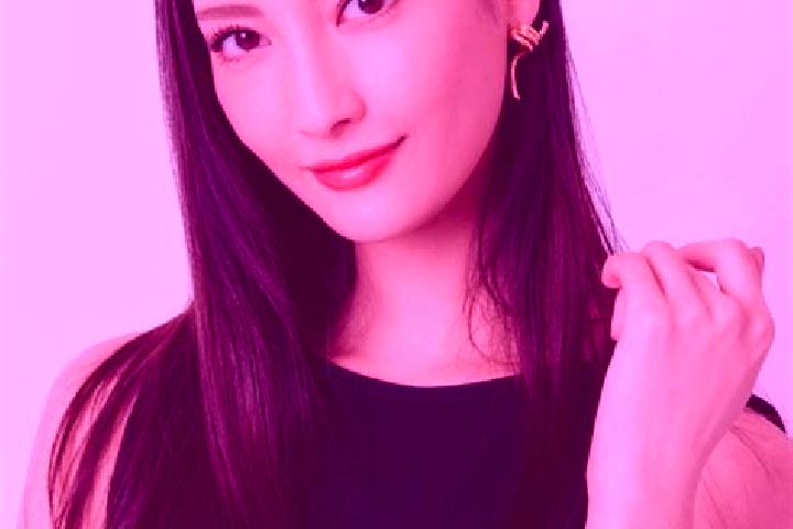 Elizabeth, 24 — Escort in Nanao, Japan