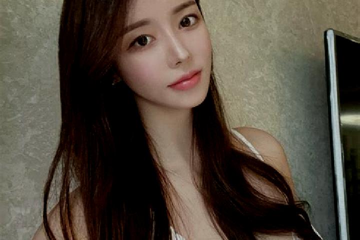 Elizabeth, 24 — Escort in Saikubo, Japan