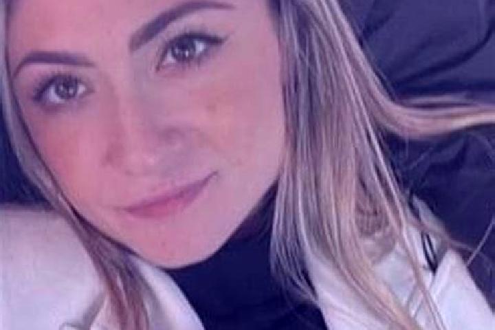 Elizabeth, 24 — Escort in Senago, Italy