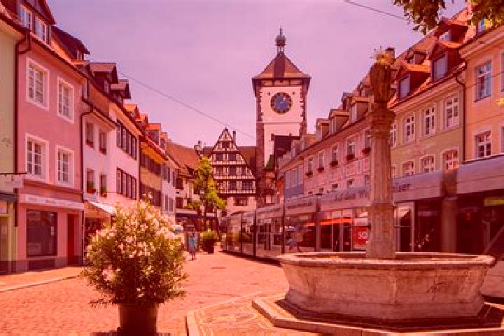 Elizabeth, 24 — Escort in Vohringen, Germany
