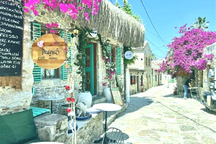 Elizabeth, 25 — Escort in Datca, Turkey