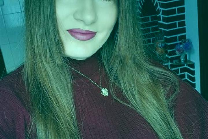 Elizabeth, 25 — Escort in Fundu Tutovei, Romania