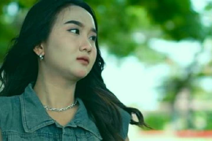 Elizabeth, 25 — Escort in Krajan Kertonegoro, Indonesia