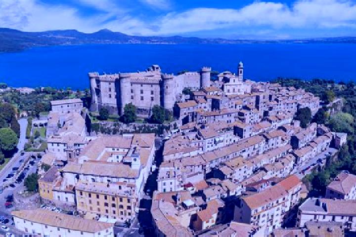 Elizabeth, 25 — Escort in Martignano, Italy