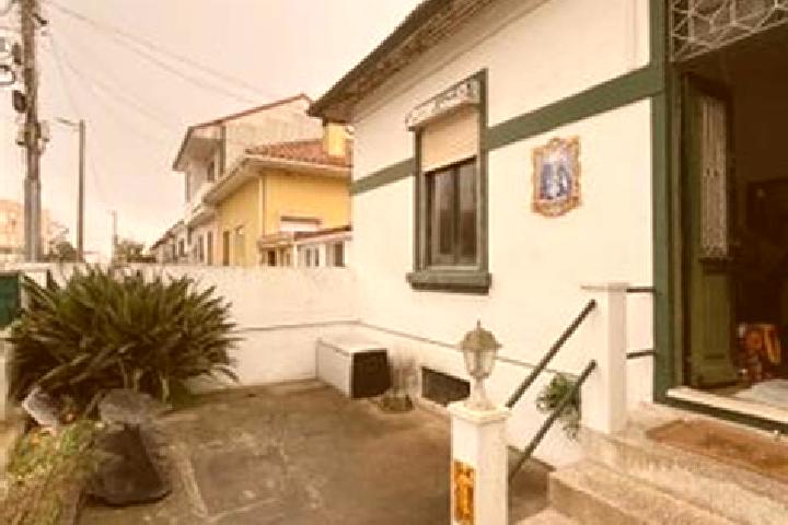 Elizabeth, 25 — Escort in Paranhos, Portugal