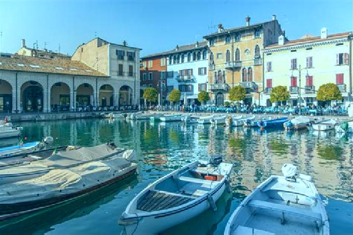 Elizabeth, 25 — Escort in Santa Maria di Non, Italy
