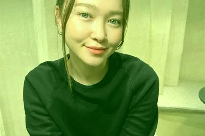 Elizabeth, 26, a black blue-eyed asian companion based in Santandra. Offering GFE, Massage, Girlfriend Experience, Dinner Date. Available for incall and outc...