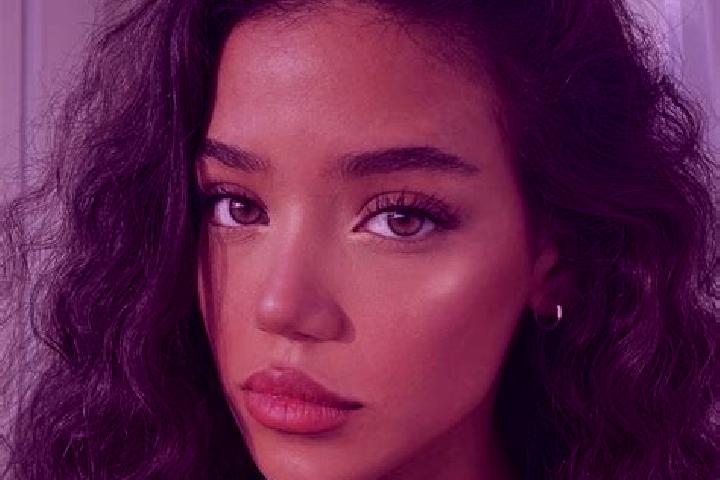 Elizabeth, 26, a black brown-eyed mediterranean companion based in Suestedt. Offering CIM, Travel Companion, Couples. Available for incall and outcall, day a...