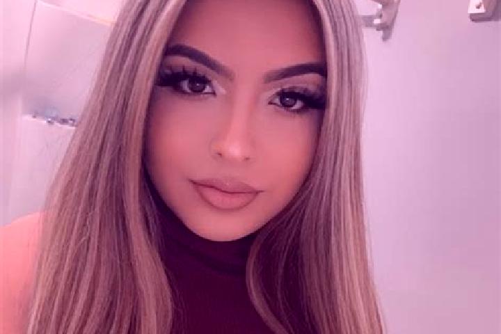 Elizabeth, 26, a blonde amber-eyed latina companion based in OEzen. Offering Erotic Massage, Fetish, Massage. Available for incall and outcall, overnight boo...