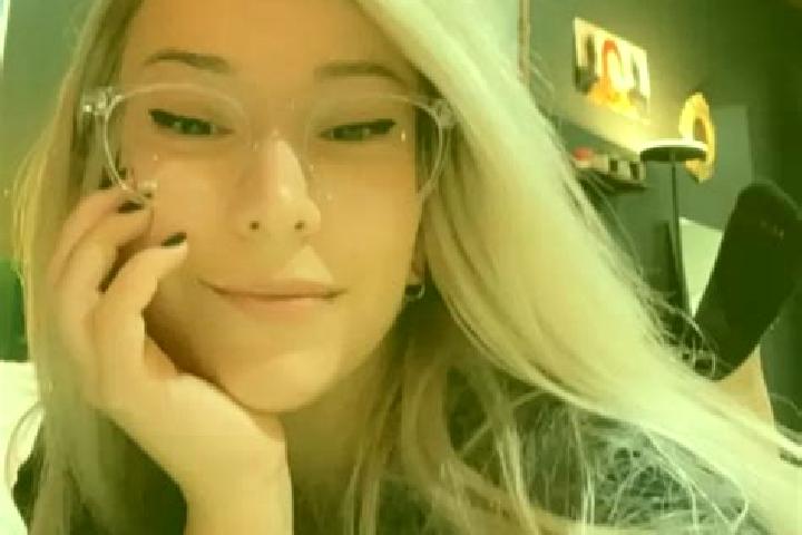 Elizabeth, 26, a blonde dark-eyed slavic companion based in Klausdorf. Offering Travel Companion, Roleplay, Dinner Date, Erotic Massage. Available for incall...
