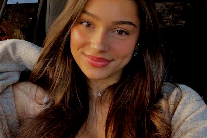 Elizabeth, 26, a brunette green-eyed caribbean companion based in Lebork. Offering Party Girl, A-Level, Couples, Fetish, Tantra. Available for incall and out...