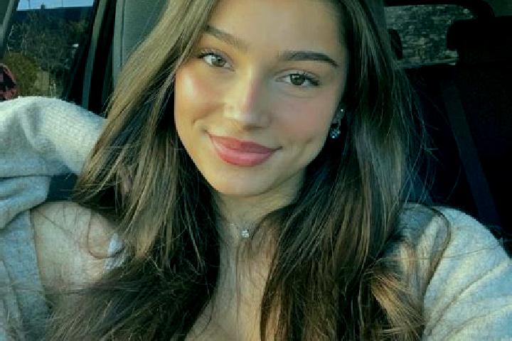 Elizabeth, 26, a brunette hazel-eyed mediterranean companion based in Klayusiwalan. Offering Deep French Kissing, Party Girl, Tantra. Available for incall an...