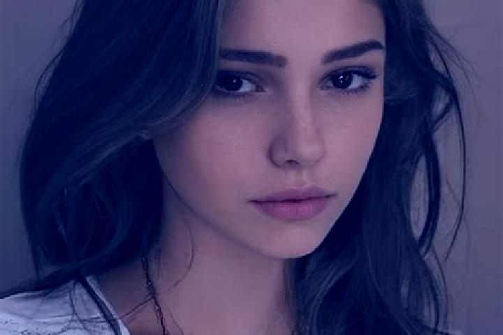 Elizabeth, 26, a chestnut grey-eyed slavic companion based in Moravce. Offering Domination, OWO, Duos. Available for incall and outcall, day and evening dates.