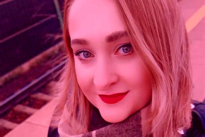 Elizabeth, 26 — Escort in Brwinow, Poland