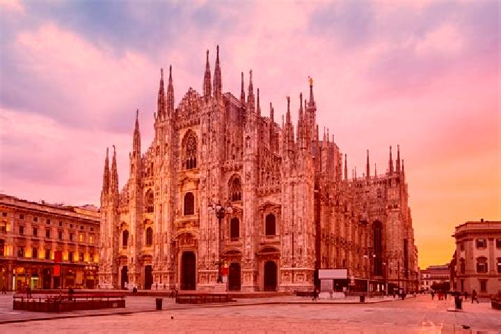 Elizabeth, 26 — Escort in Duomo, Italy