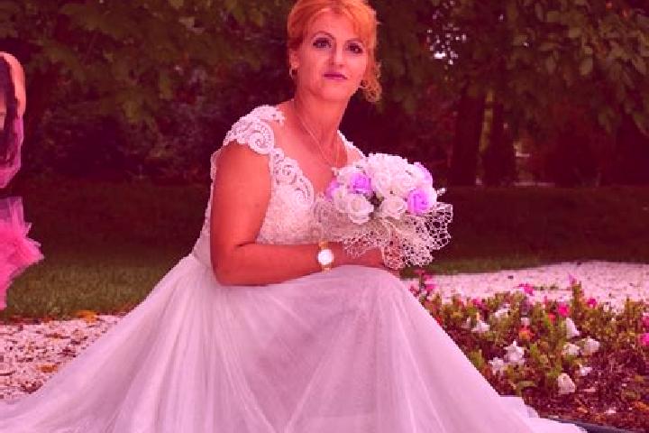 Elizabeth, 26 — Escort in Nadejdea, Romania