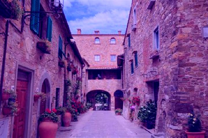 Elizabeth, 26 — Escort in Poggio di Roio, Italy