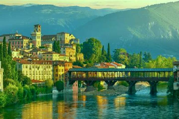 Elizabeth, 26 — Escort in San Patrizio, Italy