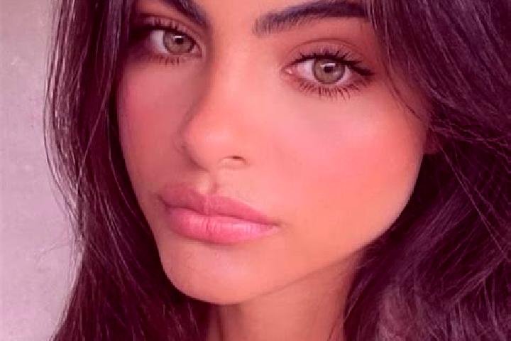 Elizabeth, 27, a auburn dark-eyed indian companion based in Nara. Offering CIM, Fetish, Deep French Kissing, Erotic Massage, A-Level. Available for incall an...