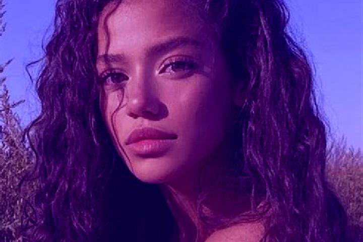 Elizabeth, 27, a black brown-eyed latina companion based in Casalborgone. Offering Party Girl, Massage, Overnight, A-Level, Travel Companion. Available for i...