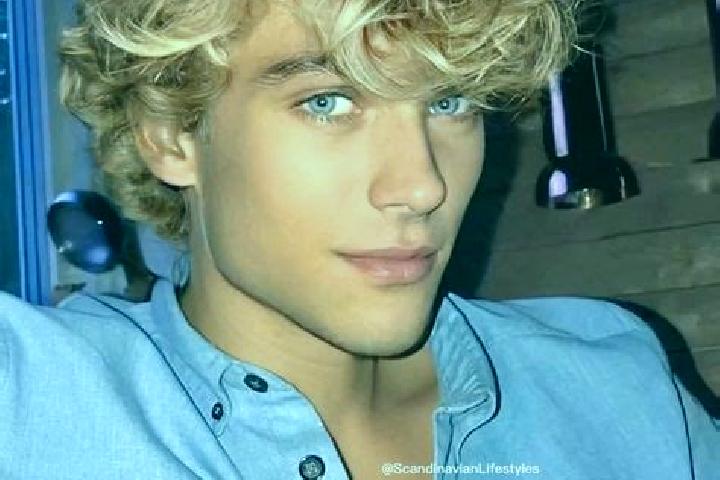 Elizabeth, 27, a blonde amber-eyed middle eastern companion based in Kfar Saba. Offering Deep French Kissing, Overnight, OWO. Available for incall and outcal...