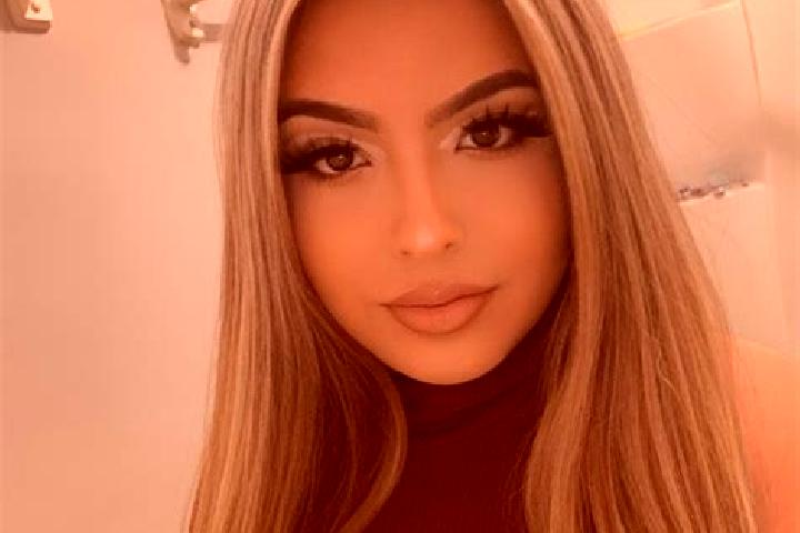 Elizabeth, 27, a blonde brown-eyed latina companion based in Slins. Offering A-Level, Duos, Travel Companion, 69. Available for incall and outcall, overnight...