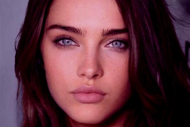 Elizabeth, 27, a brunette blue-eyed latina companion based in Colonia Ejidal Emiliano Zapata. Offering Travel Companion, 69, Overnight, Party Girl. Available...