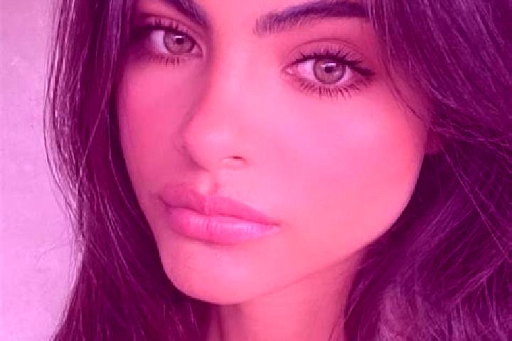 Elizabeth, 27, a brunette dark-eyed european companion based in Daruoyan. Offering Overnight, Massage, Tantra. Available for incall and outcall, day and even...