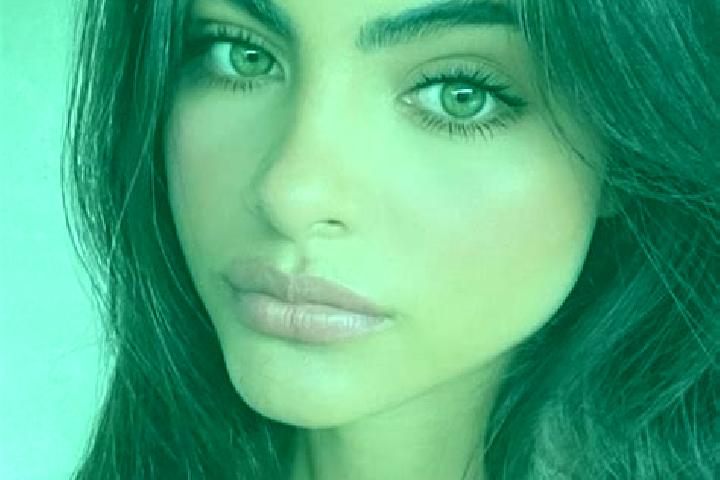 Elizabeth, 27, a brunette green-eyed caribbean companion based in El Nuevo Manantial. Offering A-Level, Roleplay, 69, Party Girl. Available for incall and ou...