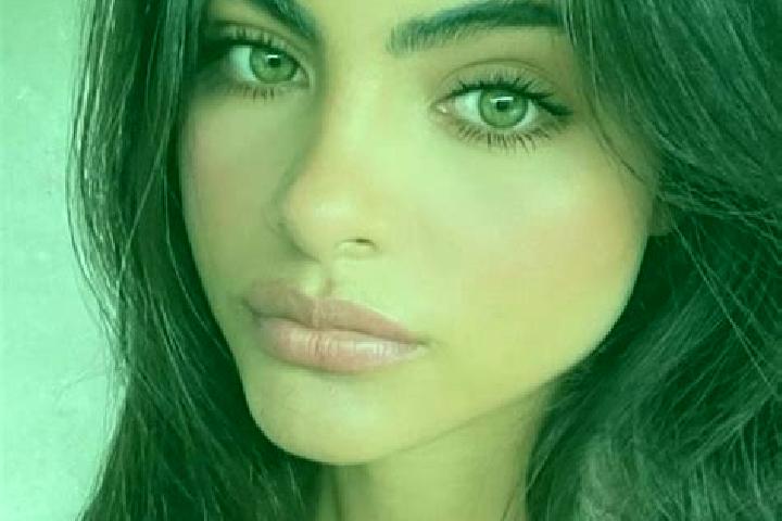 Elizabeth, 27, a brunette green-eyed slavic companion based in Alturas. Offering Erotic Massage, CIM, BDSM. Available for incall and outcall, day and evening...