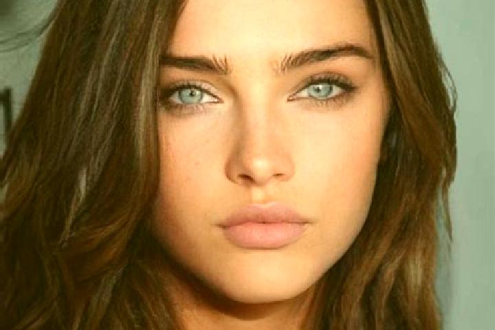 Elizabeth, 27, a brunette grey-eyed caucasian companion based in Lesina. Offering Girlfriend Experience, Fetish, 69, CIM. Available for incall and outcall, o...