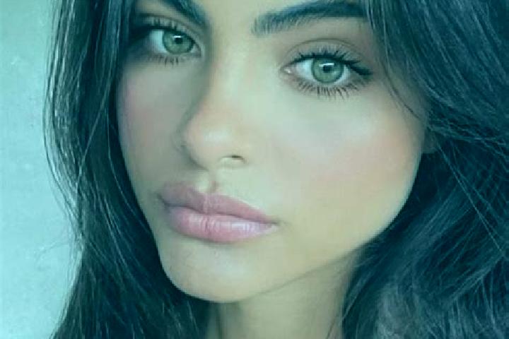 Elizabeth, 27, a chestnut green-eyed european companion based in Resteigne. Offering Party Girl, Deep French Kissing, Tantra, OWO, Dinner Date. Available for...