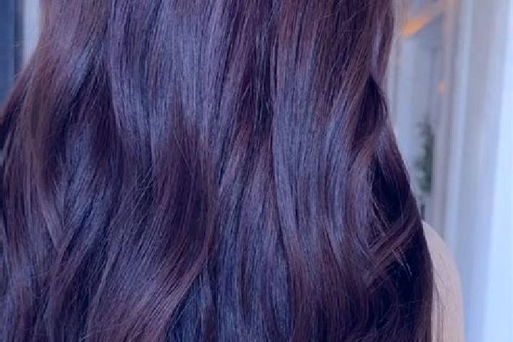 Elizabeth, 27, a red brown-eyed asian companion based in Alserio. Offering Dinner Date, GFE, Massage. Available for incall and outcall, day and evening dates.