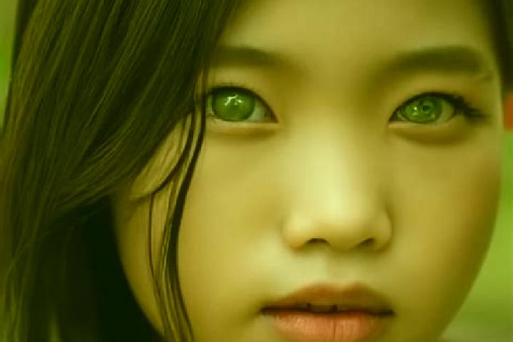 Elizabeth, 27, a red green-eyed asian companion based in Lakang. Offering OWO, Couples, Overnight, GFE. Available for incall and outcall, day and evening dates.