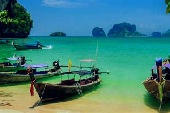 Elizabeth, 27 — Escort in Ban Kamala, Thailand