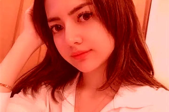 Elizabeth, 27 — Escort in Bedayutalang, Indonesia