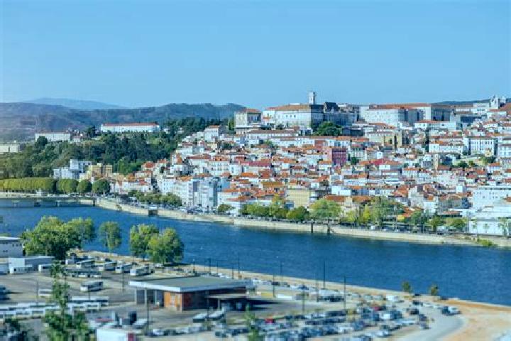 Elizabeth, 27 — Escort in Eiras, Portugal