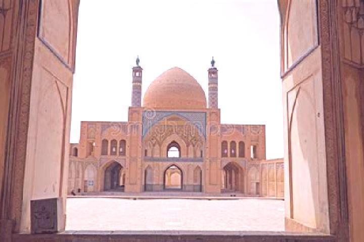 Elizabeth, 27 — Escort in Ravesht-e Bozorg, Iran