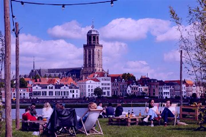 Elizabeth, 27 — Escort in Wilp, Netherlands