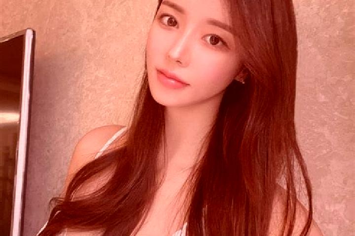 Elizabeth, 27 — Escort in Zhangjiaqiao, China