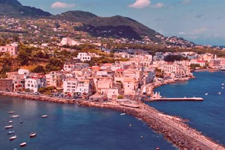 Elizabeth, 28 — Escort in Ischia di Castro, Italy