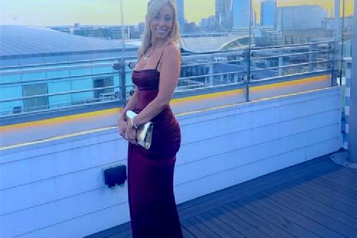 Elizabeth, 28 — Escort in Pontypridd, United Kingdom