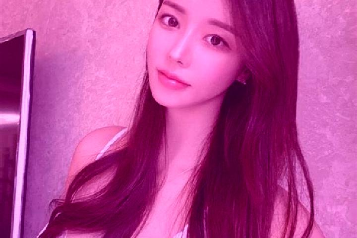 Elizabeth, 28 — Escort in Tanqiao, China
