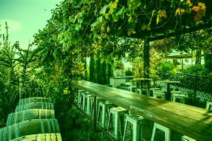 Elizabeth, 29, a dark blonde green-eyed middle eastern companion based in San Giorgio la Molara. Offering Striptease, Duos, BDSM. Available for incall and ou...