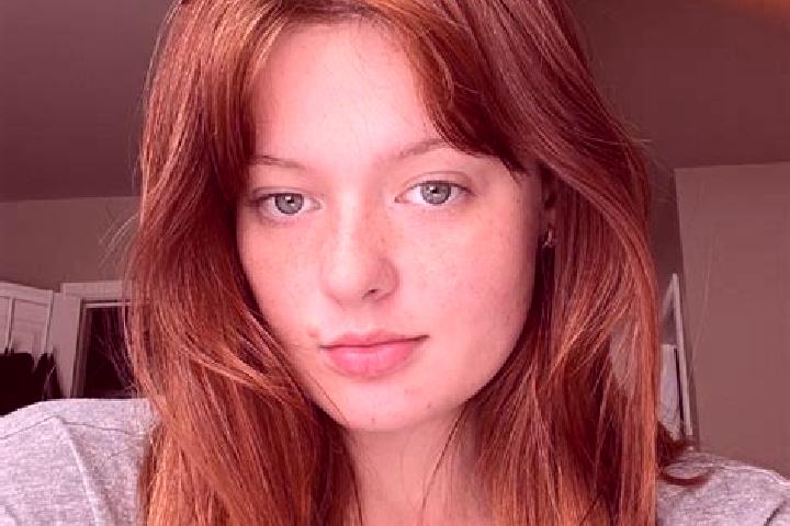 Elizabeth, 29, a red grey-eyed slavic companion based in Bogen. Offering OWO, Party Girl, Massage, CIM. Available for incall and outcall, day and evening dates.